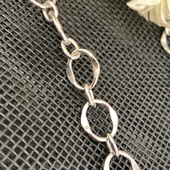 🆕HUGE HAMMERED LOOK SILVER TONE PENDANT WITH THREE CIRCLES. NECK CHAIN IS 20” - Picture 5 of 8
